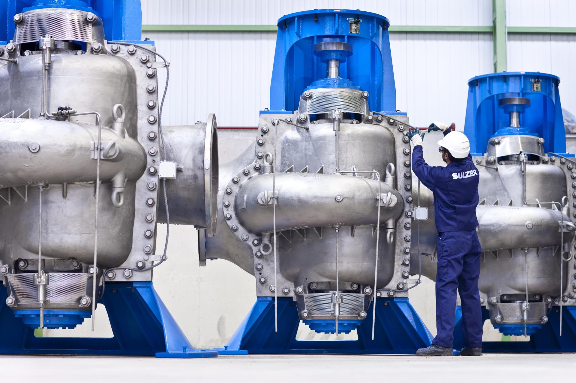 Sulzer process pumps during factory inspection